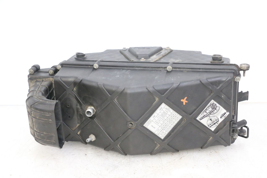 photo de AIR BOX KTM SUPERENDURO R 950 (2005 - 2009) - Fixing points details