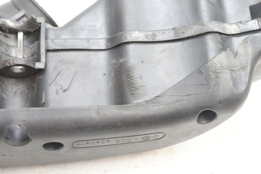 photo de AIR BOX PIAGGIO VESPA PRIMAVERA 2T 50 (2013 - 2018) - Fixing points details