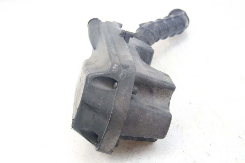 photo de AIR BOX PEUGEOT VIVACITY NEW 4T 50 (2008 - 2017) - Fixing points details