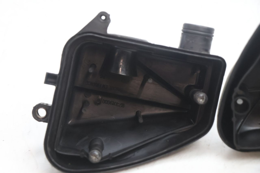 photo de AIR BOX PEUGEOT VIVACITY 50 (1998 - 2003) - Fixing points details