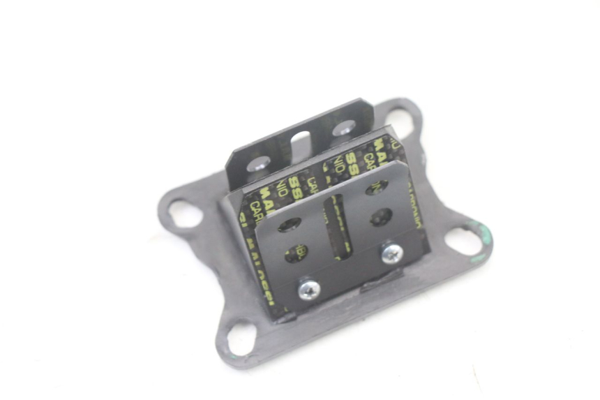 photo de INTAKE VALVE APRILIA RS 50 (1999 - 2005) - Technical close-up