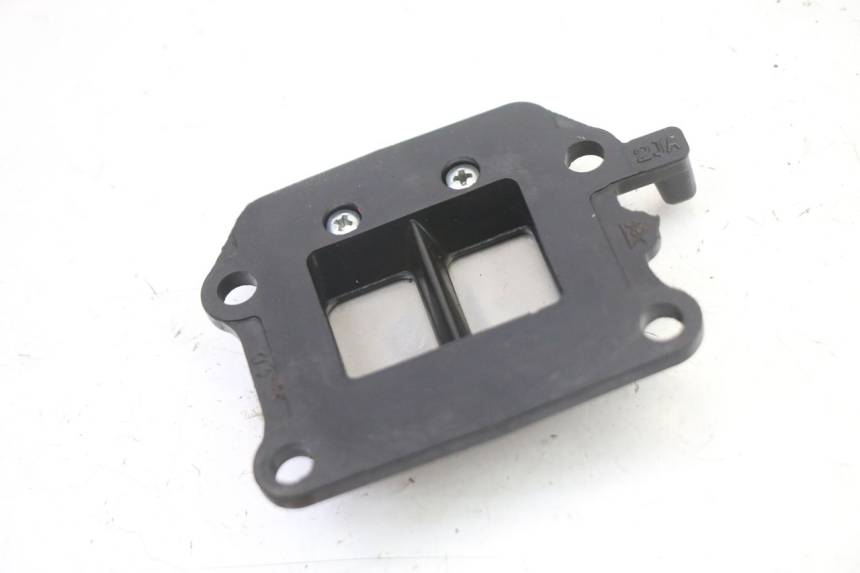 photo de INTAKE VALVE MBK BOOSTER NEXT GENERATION 50 (1995 - 1998) - Alternative perspective