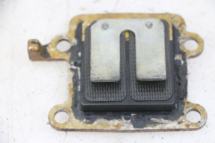 photo de INTAKE VALVE MBK BOOSTER SPIRIT NAKED 50 (2004 - 2017) - Zoom on usage condition