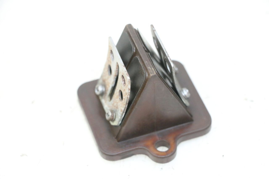 photo de REED VALVE ASSEMBLY PEUGEOT CITYSTAR 50 (2013 - 2017) - Fixing points details