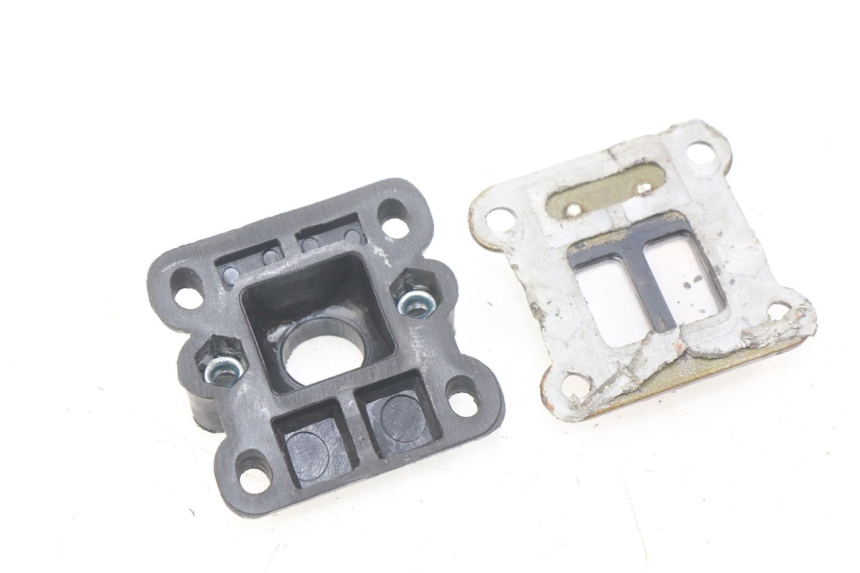 photo de REED VALVE ASSEMBLY POCKET BIKE CROSS 50 - Zoom on usage condition