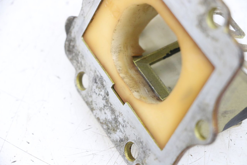 photo de INTAKE VALVE KAWASAKI KDX 125 (1990 - 1991) - Alternative perspective