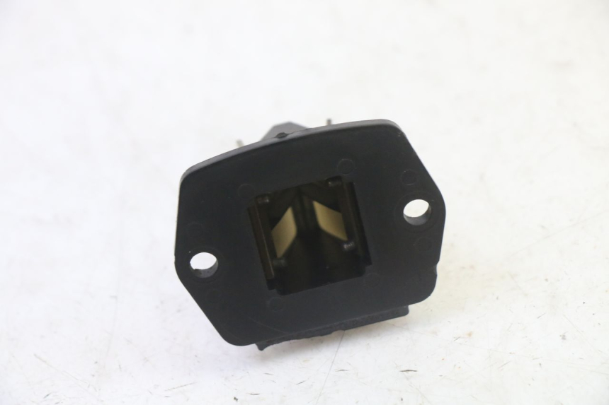 photo de INTAKE VALVE PIAGGIO NEW TYPHOON 50 (2010 - 2017) - Alternative perspective