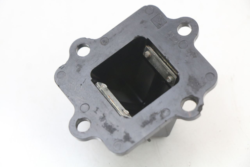 photo de INTAKE VALVE MBK OVETTO ONE 2T 50 (2013 - 2017) - Zoom on usage condition