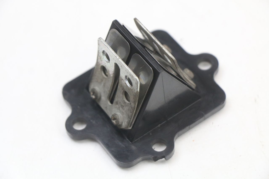 photo de INTAKE VALVE MBK OVETTO ONE 2T 50 (2013 - 2017) - Technical close-up