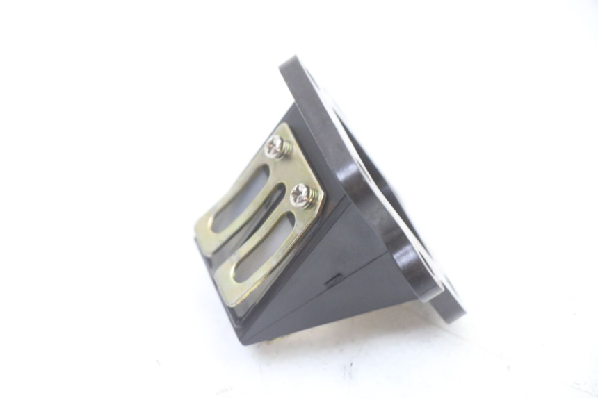 photo de INTAKE VALVE PEUGEOT LUDIX 50 (2008 - 2017) - Zoom on usage condition