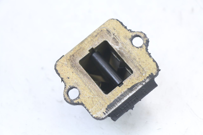 photo de INTAKE VALVE GILERA RUNNER LC 50 (1997 - 1998) - Technical close-up
