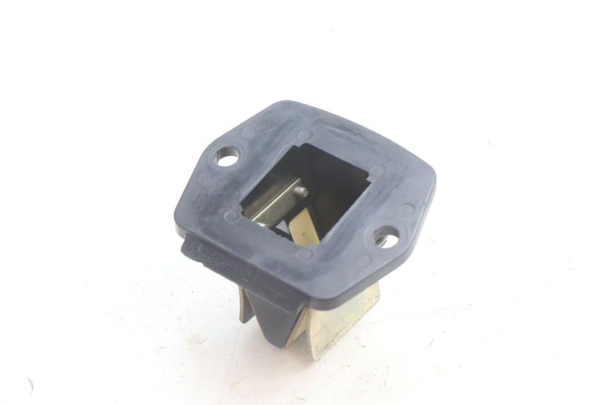 photo de INTAKE VALVE GILERA RUNNER SP 50 (2002 - 2004) - Zoom on usage condition