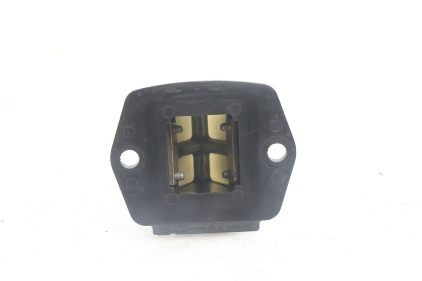 photo de INTAKE VALVE GILERA RUNNER SP 50 (2002 - 2004) - Technical close-up