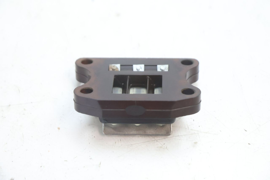 photo de REED VALVE ASSEMBLY PEUGEOT SPEEDFIGHT LC 50 (1996 - 2002) - Alternative perspective