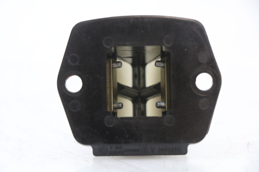 photo de INTAKE VALVE APRILIA SR 2T 50 (2018 - 2022) - Alternative perspective