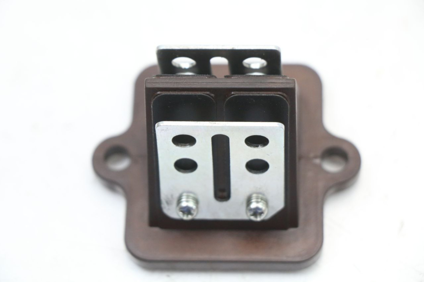 photo de INTAKE VALVE PEUGEOT STREETZONE I 2T 50 (2018 - 2020) - Alternative perspective