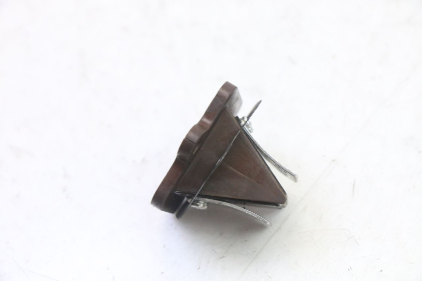 photo de INTAKE VALVE PEUGEOT STREETZONE I NAKED 2T 50 (2018 - 2020) - Alternative perspective