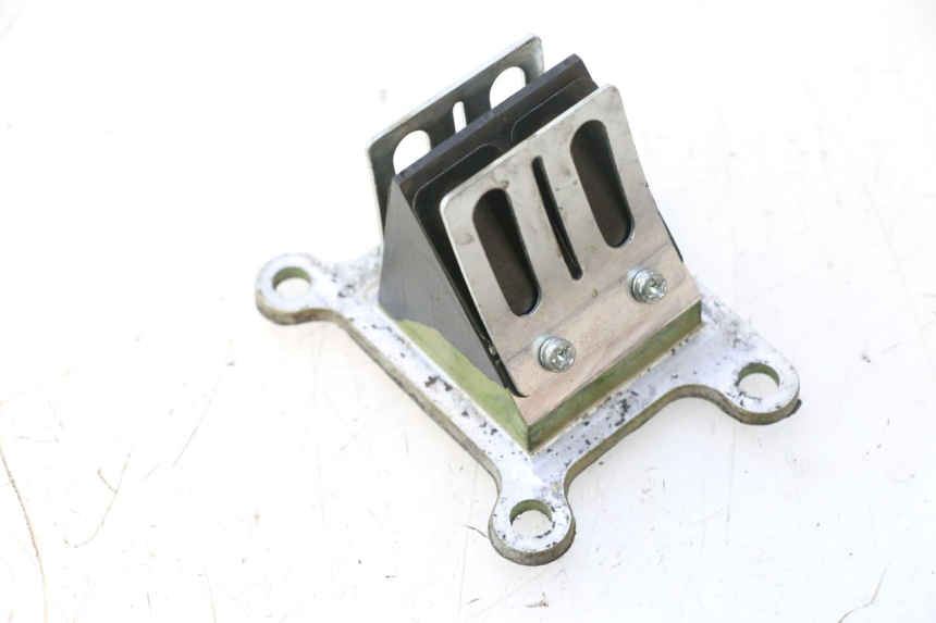 photo de INTAKE VALVE KYMCO SUPER 8 2T 50 (2007 - 2013) - Component detail
