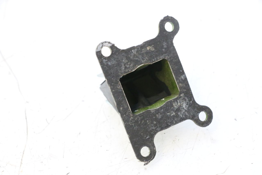 photo de INTAKE VALVE KYMCO SUPER 8 2T 50 (2007 - 2013) - Alternative perspective