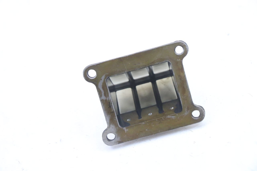 photo de INTAKE VALVE YAMAHA TDR DELTABOX 125 (1997 - 2003) - Alternative perspective