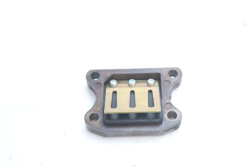 photo de INTAKE VALVE PEUGEOT TREKKER 50 (1995 - 2004) - Component detail