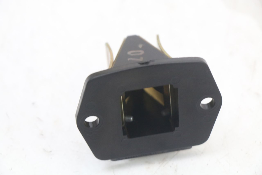 photo de INTAKE VALVE PIAGGIO TYPHOON 50 (2000 - 2009) - Component detail