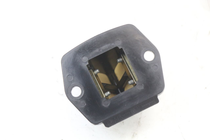 photo de INTAKE VALVE PIAGGIO TYPHOON 50 (2000 - 2009) - Zoom on usage condition