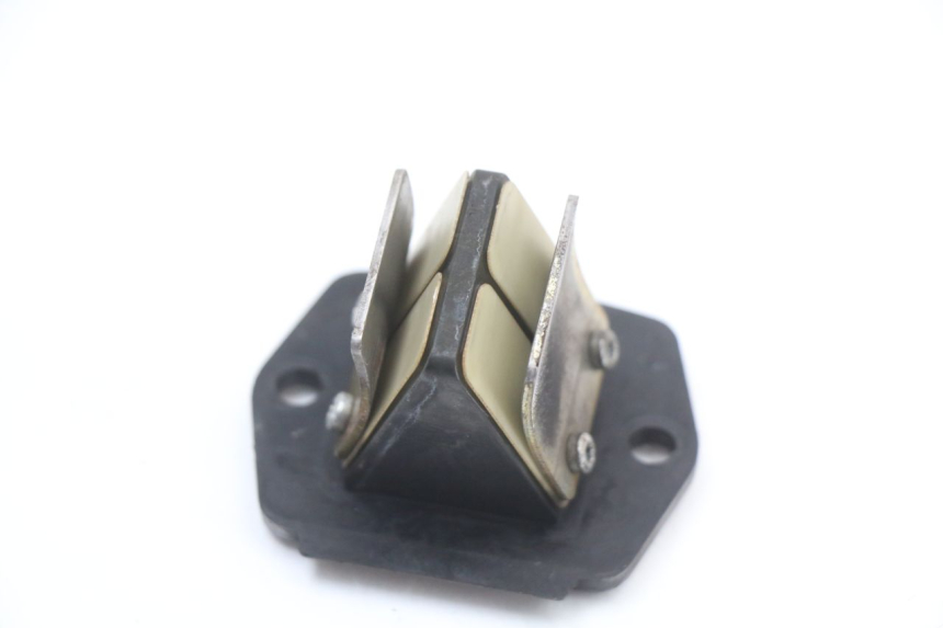 photo de REED VALVE ASSEMBLY PIAGGIO VESPA S 2T 50 (2007 - 2014) - Alternative perspective