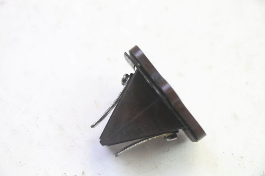 photo de INTAKE VALVE PEUGEOT VIVACITY NEW 2T 50 (2008 - 2017) - Zoom on usage condition