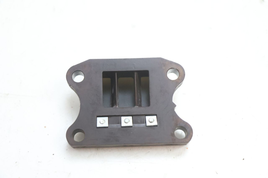 photo de INTAKE VALVE PEUGEOT VIVACITY 50 (1998 - 2003) - Zoom on usage condition