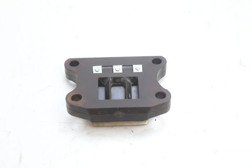 photo de INTAKE VALVE PEUGEOT VIVACITY 50 (1998 - 2003) - Alternative perspective
