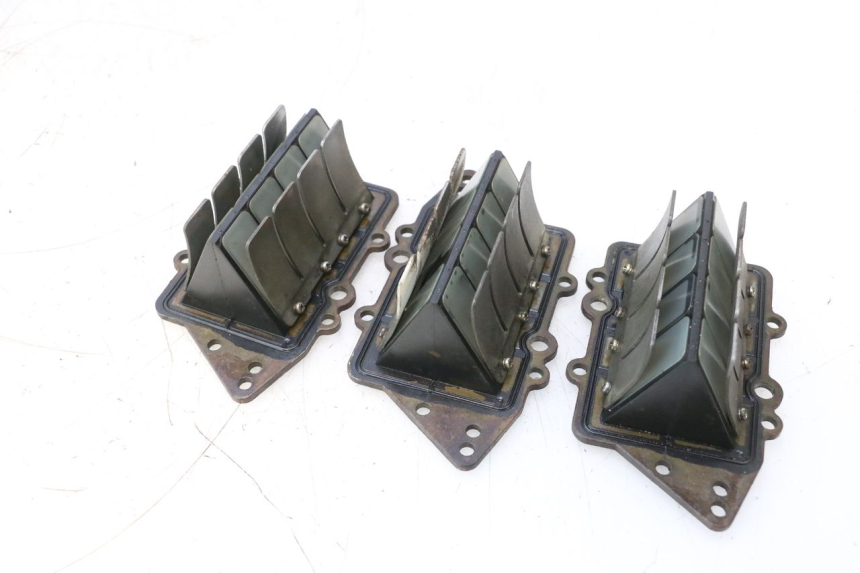 photo de INTAKE VALVE YAMAHA WAVE RUNNER GP R 1200 (2000 - 2003) - Component detail