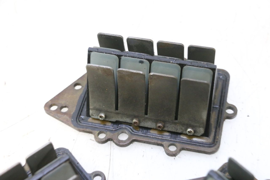 photo de INTAKE VALVE YAMAHA WAVE RUNNER GP R 1200 (2000 - 2003) - Markings and original references