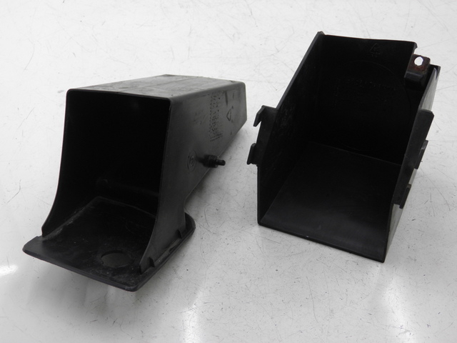 photo de GLOVE BOX YAMAHA YP MAJESTY 125 (2007 - 2010) - Main view