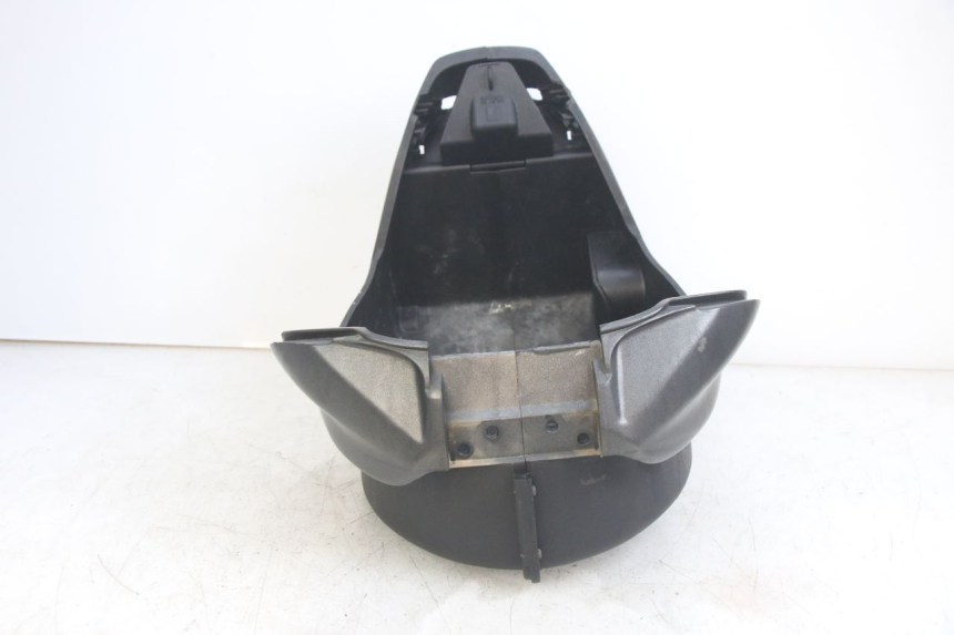 photo de GLOVE BOX GILERA DNA 50 (2000 - 2007) - Zoom on usage condition