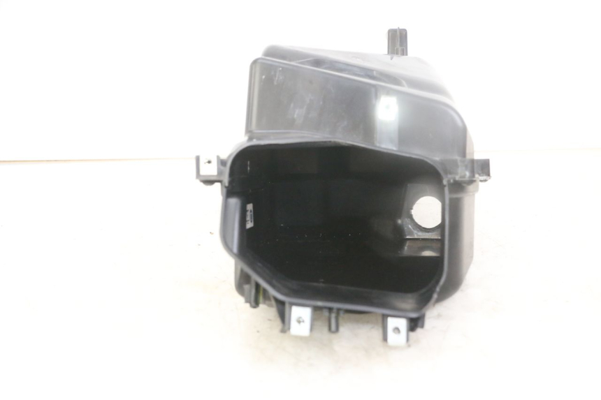 photo de GLOVE BOX HONDA FORZA ABS 300 (2013 - 2017) - Zoom on usage condition