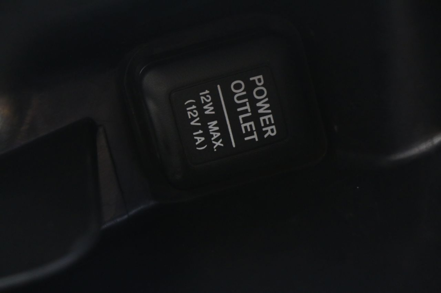 photo de GLOVE BOX HONDA FORZA 125 (2015 - 2016) - Component detail