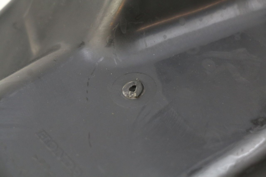 photo de GLOVE BOX HONDA FORZA 125 (2015 - 2016) - Alternative perspective