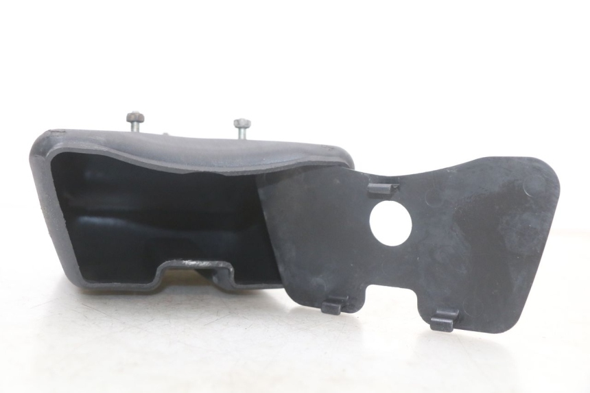 photo de GLOVE BOX SUZUKI GSX E 250 (1982 - 1983) - Component detail