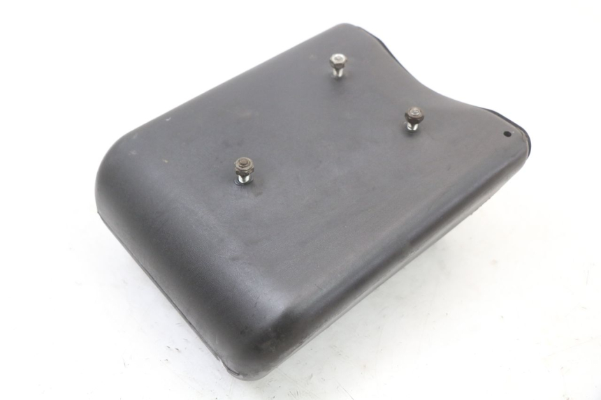 photo de GLOVE BOX SUZUKI GSX E 250 (1982 - 1983) - Alternative perspective