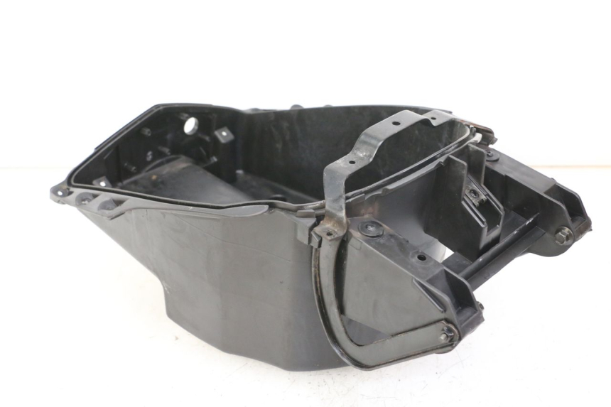 photo de GLOVE BOX PEUGEOT VIVACITY 125 (2010 - 2017) - Technical close-up