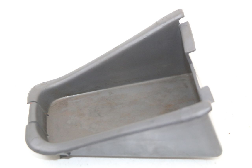 photo de GLOVE BOX APRILIA SR CARB LC 2T 50 (2004 - 2012) - Zoom on usage condition