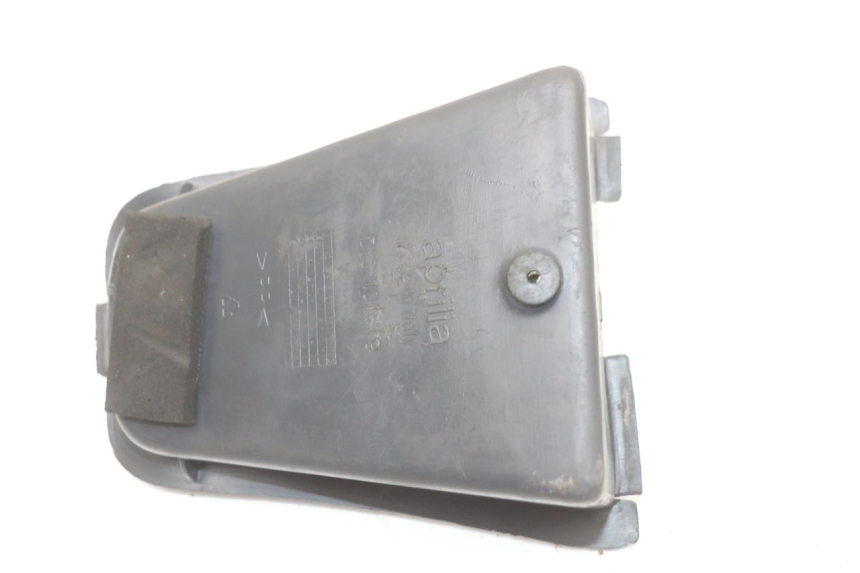 photo de GLOVE BOX APRILIA SR CARB LC 2T 50 (2004 - 2012) - Alternative perspective
