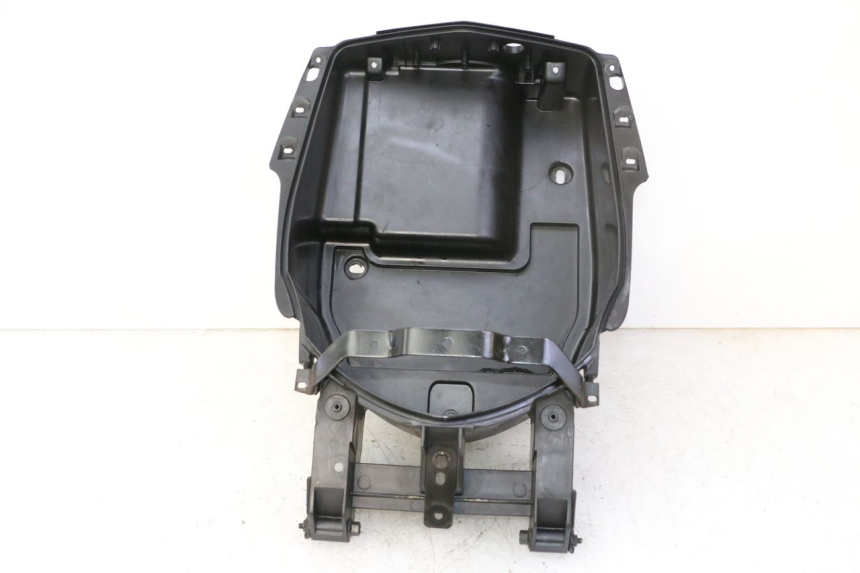 photo de GLOVE BOX PEUGEOT VIVACITY NEW 4T 50 (2008 - 2017) - Fixing points details