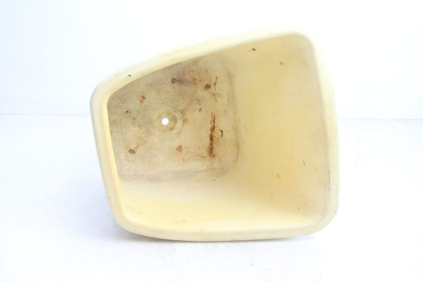 photo de GLOVE BOX YAMAHA WAVE RUNNER GP R 1200 (2000 - 2003) - Alternative perspective