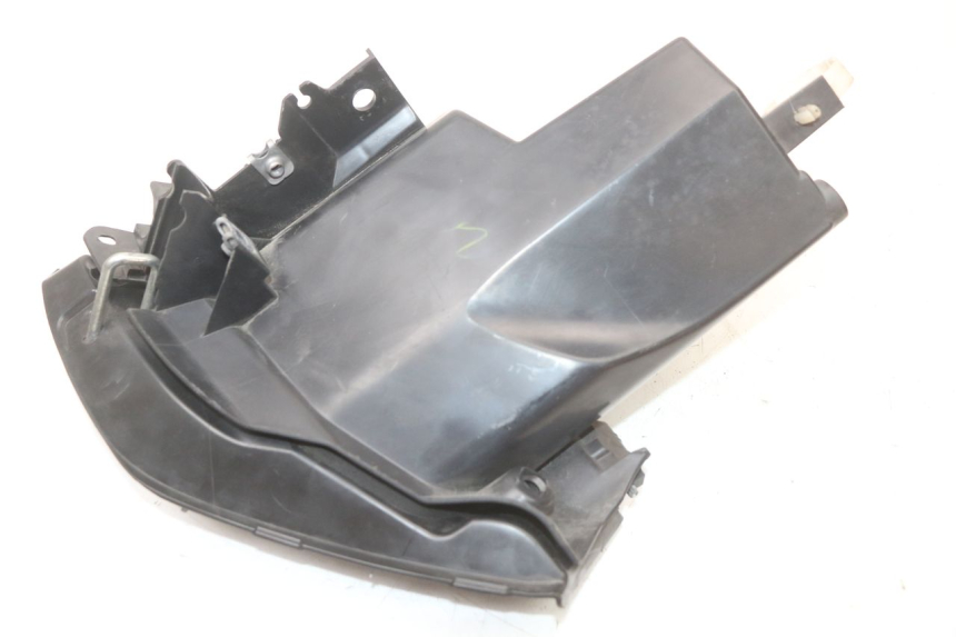 photo de GLOVE BOX YAMAHA XMAX X-MAX ABS 125 (2017 - 2020) - Zoom on usage condition