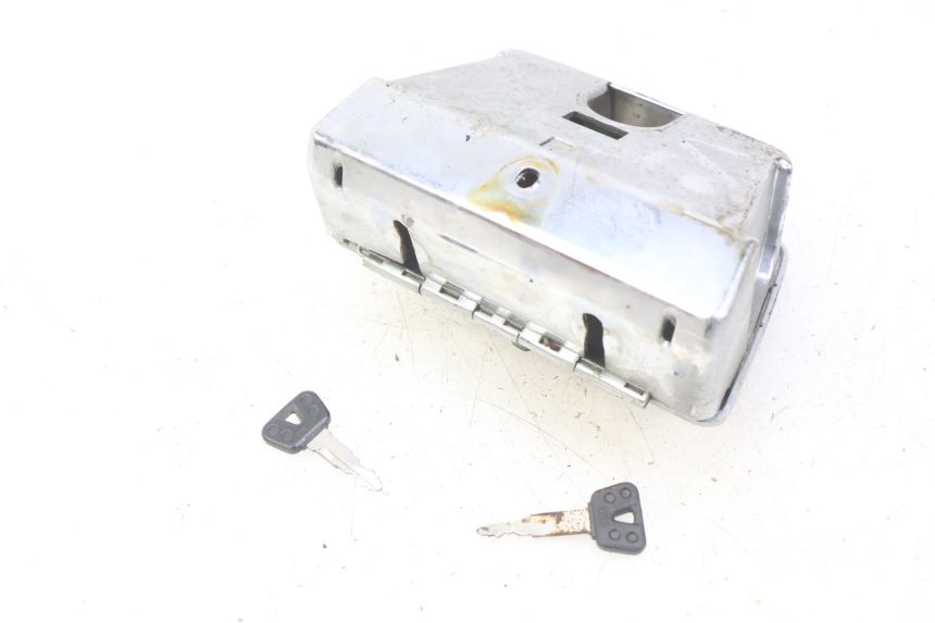 photo de GLOVE BOX YAMAHA XV VIRAGO 750 (1984 - 1998) - Zoom on usage condition