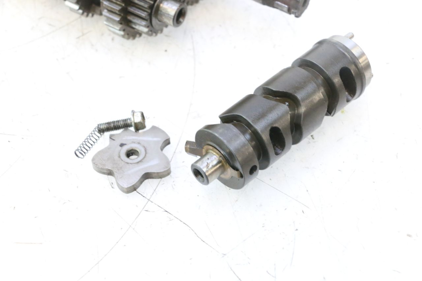 photo de GEARBOX HONDA CB TWO FIFTY 250 (1991 - 2002) - Technical close-up