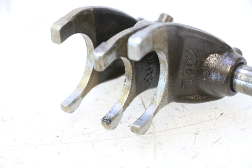 photo de GEARBOX HONDA CB TWO FIFTY 250 (1991 - 2002) - Fixing points details