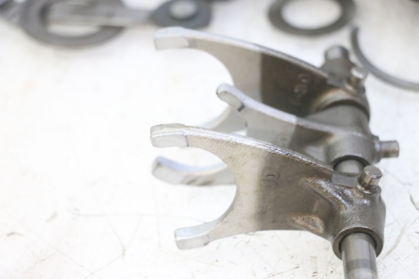 photo de GEARBOX SUZUKI GS GSE 500 (2001 - 2003) - Alternative angle